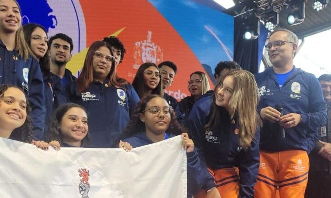 São Bernardo faz festa para alunos que viajam nesta sexta para intercâmbio na Irlanda