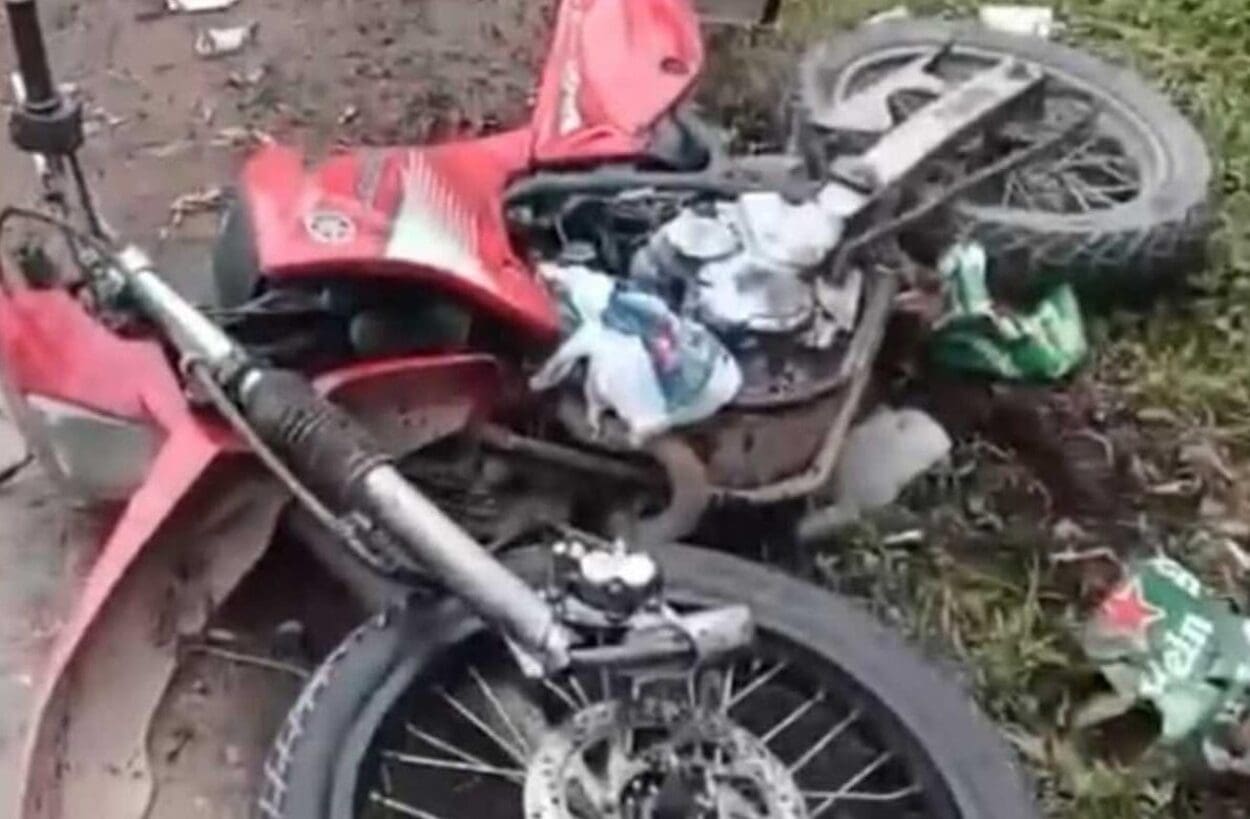 Acidente entre carro de operadora de telefonia e moto deixa vítima em Ribeirão Pires 