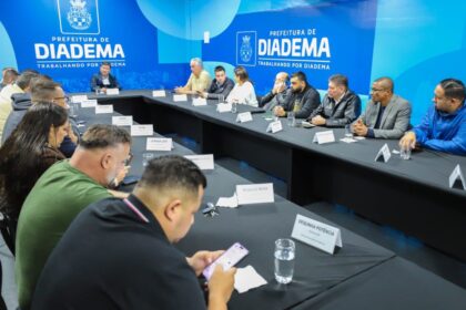 Taka reúne vereadores para fazer balanço da gestão e anunciar novas metas