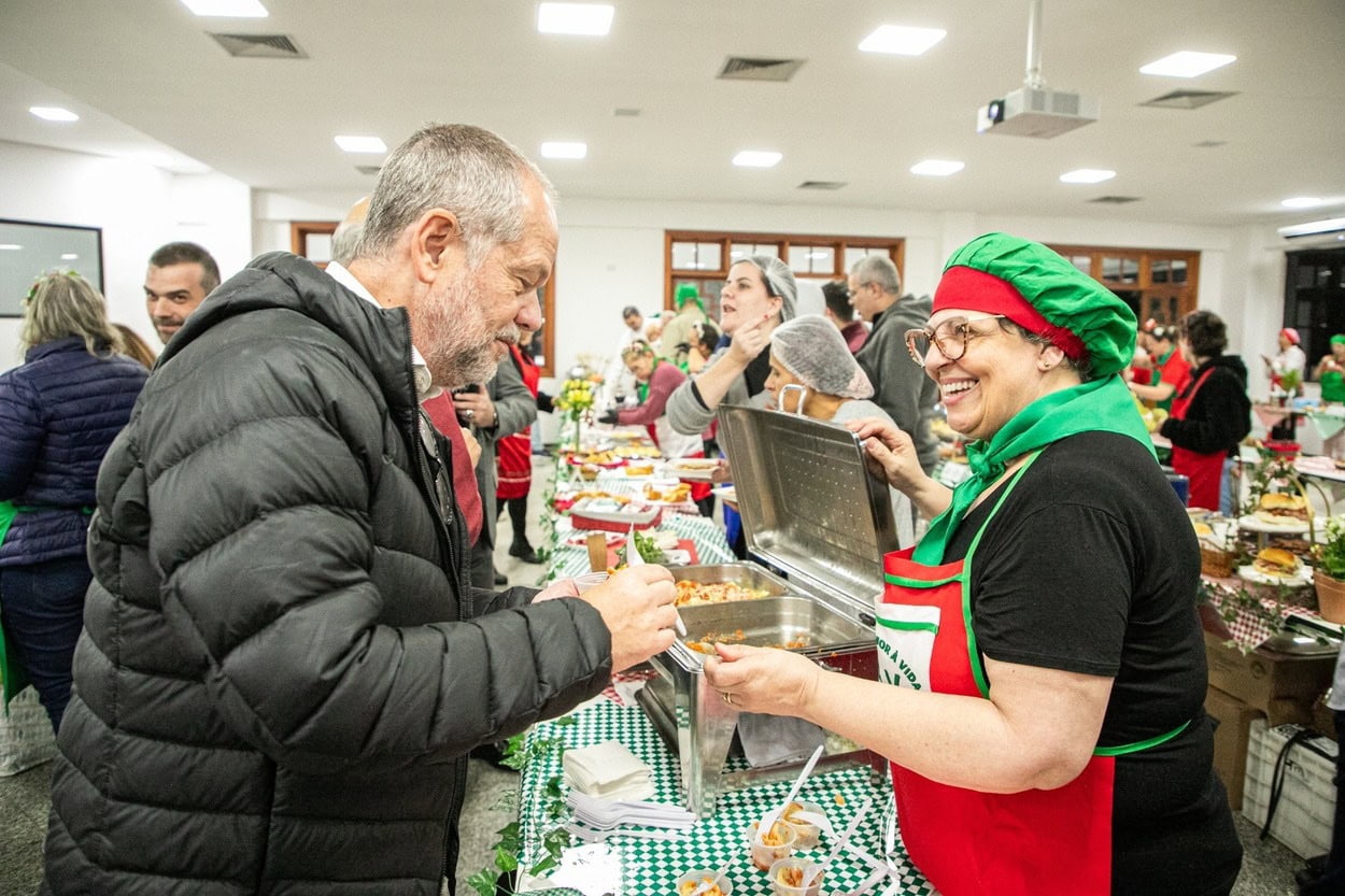 Massas, como gnocchi e penne, calzones e palhas italianas foram servidas na degustação, que contou com presença do prefeito Tite