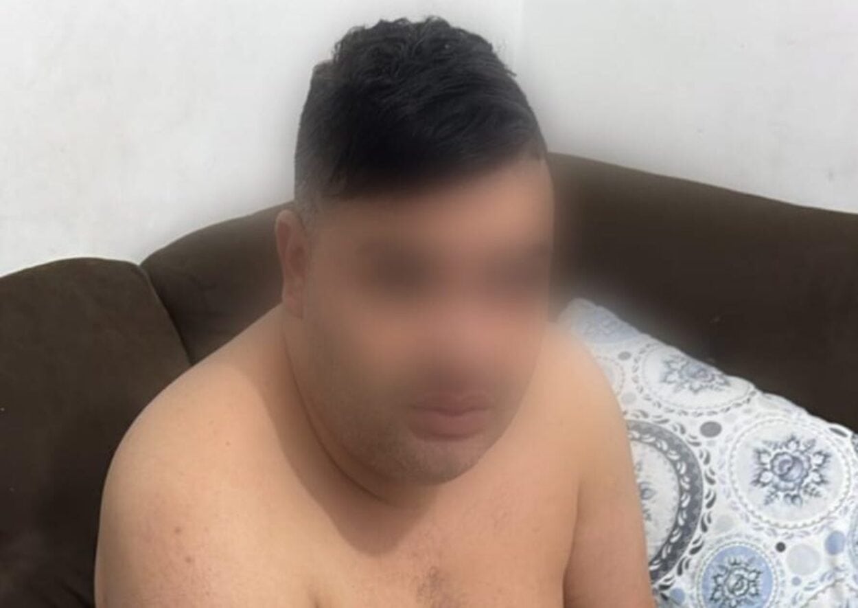 proprietário do veículo, que teve sua identidade qualificada no local, possui um extenso histórico criminal