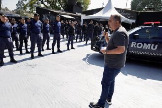 GCM de Mauá entrega braçais da ROMU a agentes que concluíram curso tático