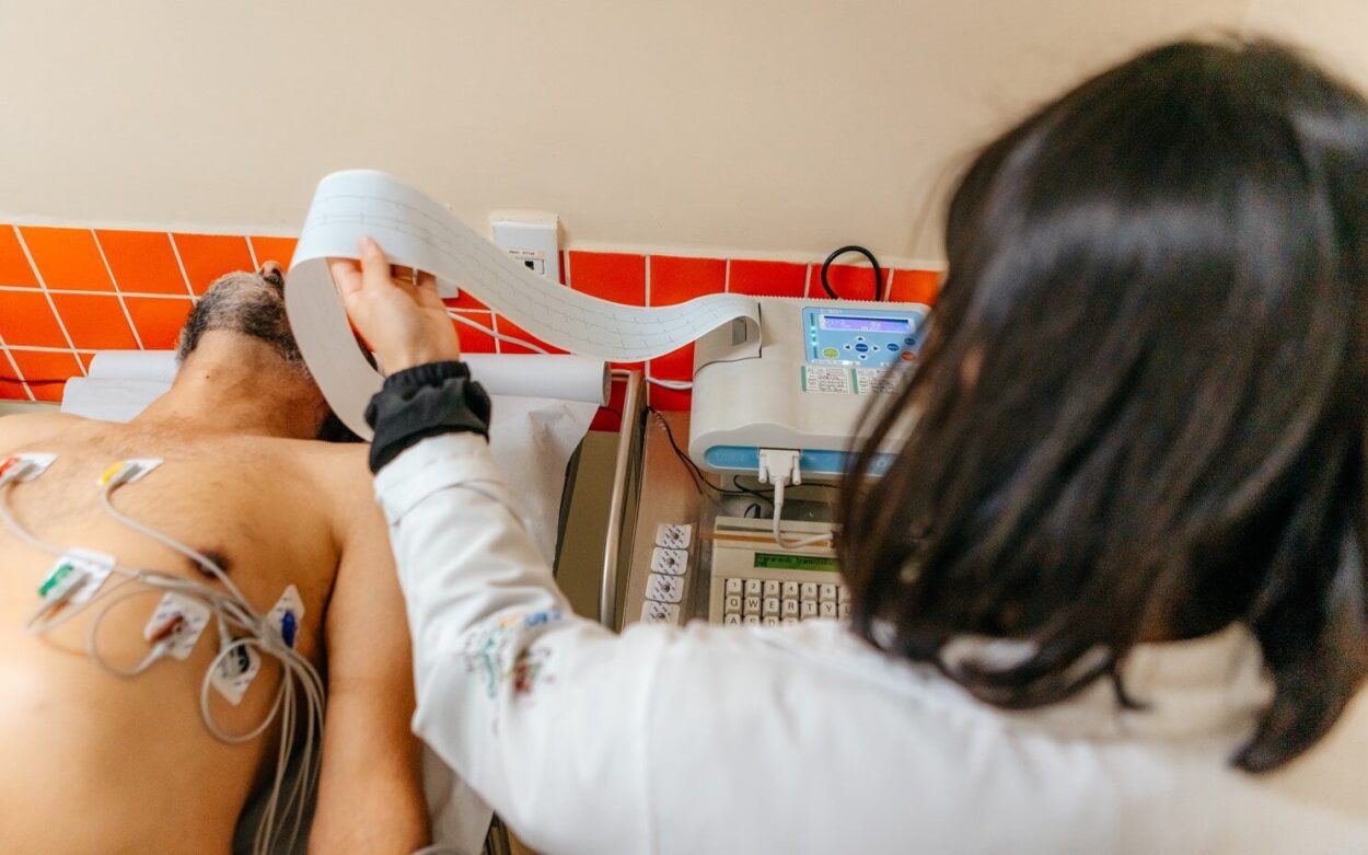 Unidades de Saúde de São Bernardo ganham novos aparelhos de eletrocardiograma
