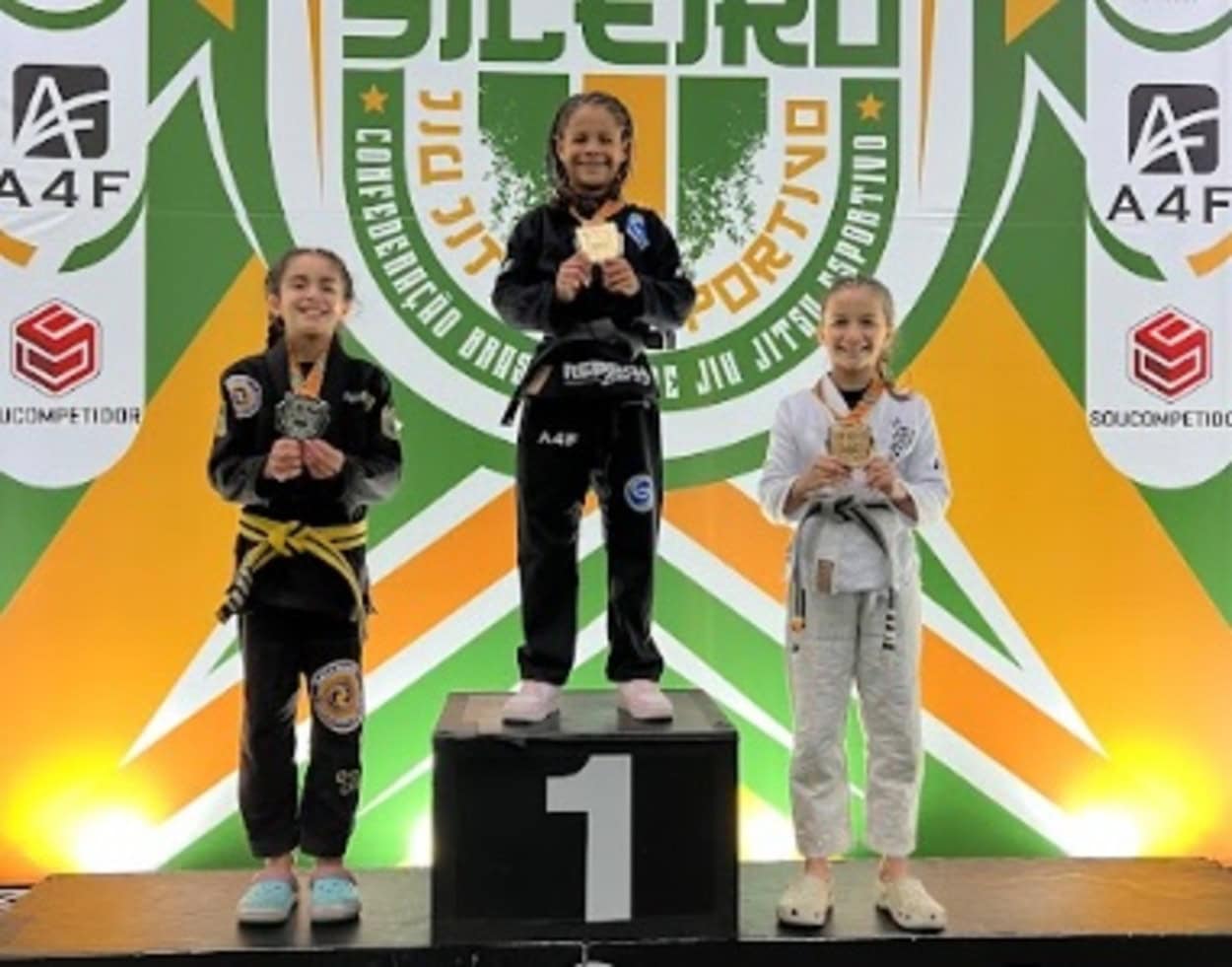 Atleta de São Bernardo, Rebeca Bem Te Vi é Campeã Brasileira de Jiu Jitsu em disputas com e sem quimono
