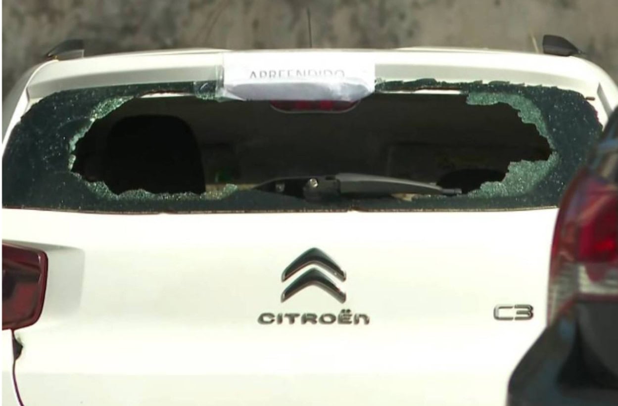 desentendimento escalou rapidamente, culminando nos disparos que ceifaram a vida de Clayton e feriram seu sobrinho de 9 anos, que segue internado.