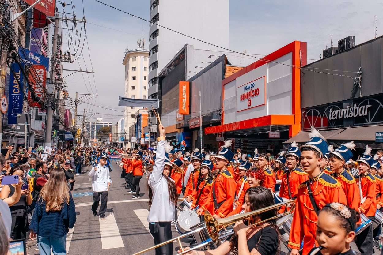 Foram 5,7 mil pessoas e 167 veículos, que encantaram o público presente