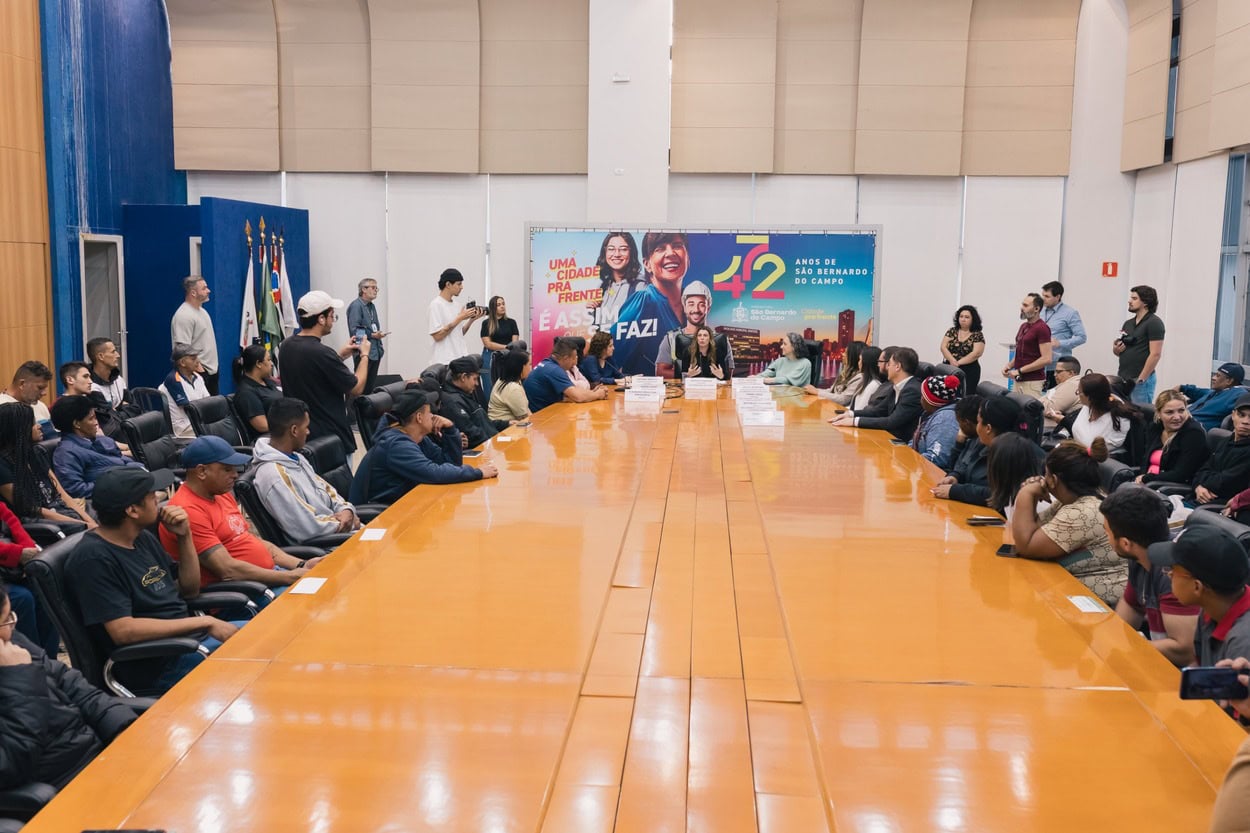 Pagamento simbólico aos 83 trabalhadores ligados às duas unidades ocorreu nesta quarta-feira, em evento com a prefeita Jessica Cormick