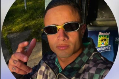 Jovem morre eletrocutado ao tentar resgatar pipa em torre de alta tensão em RGS