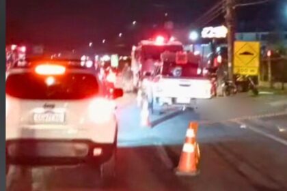 Motorista de carro faz conversão errada, atinge moto e um morre em Ribeirão Pires