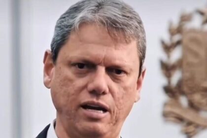 Após prisão domiciliar de Bolsonaro, Tarcísio diz em vídeo: 'Não vão calar esse movimento'