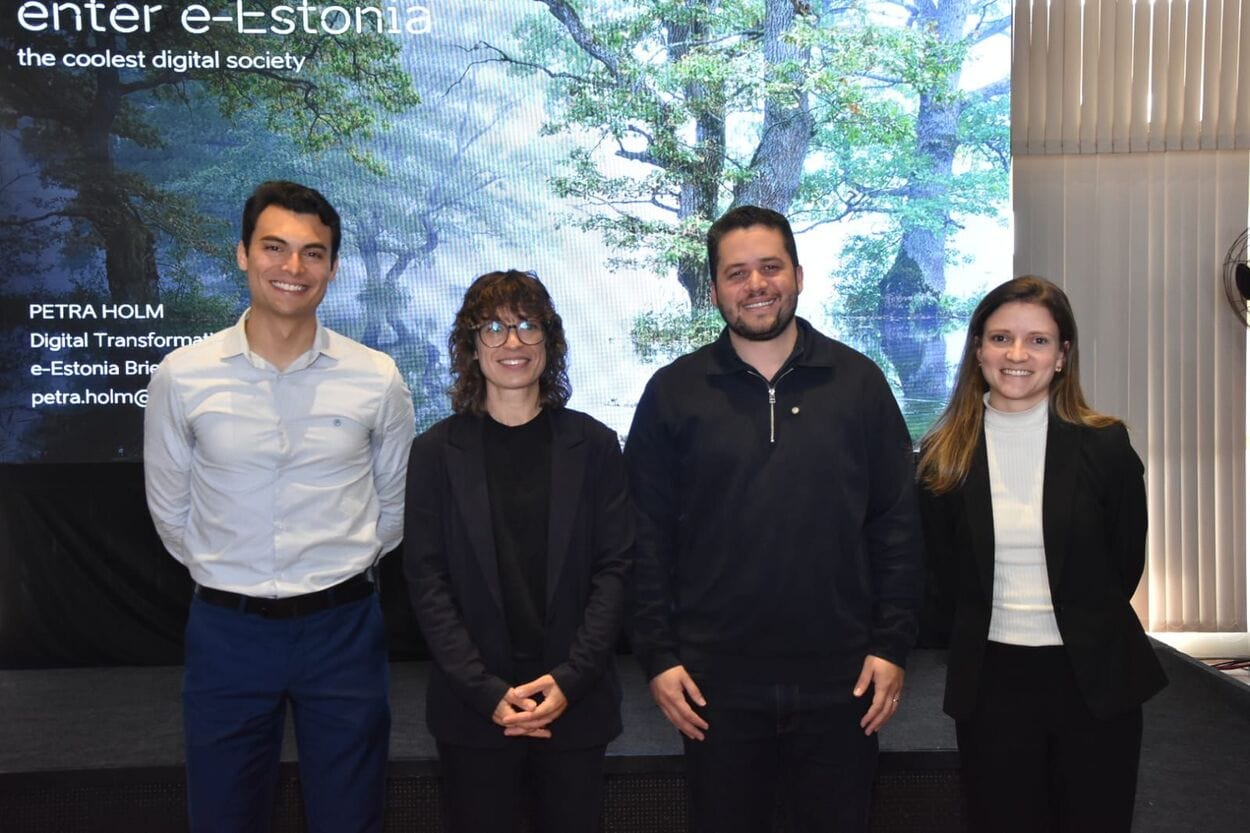 Santo André recebe representante da Estônia para troca de experiências sobre digitalização