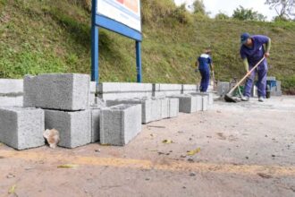 Semasa inicia reforma da Estação de Coleta Cata Preta