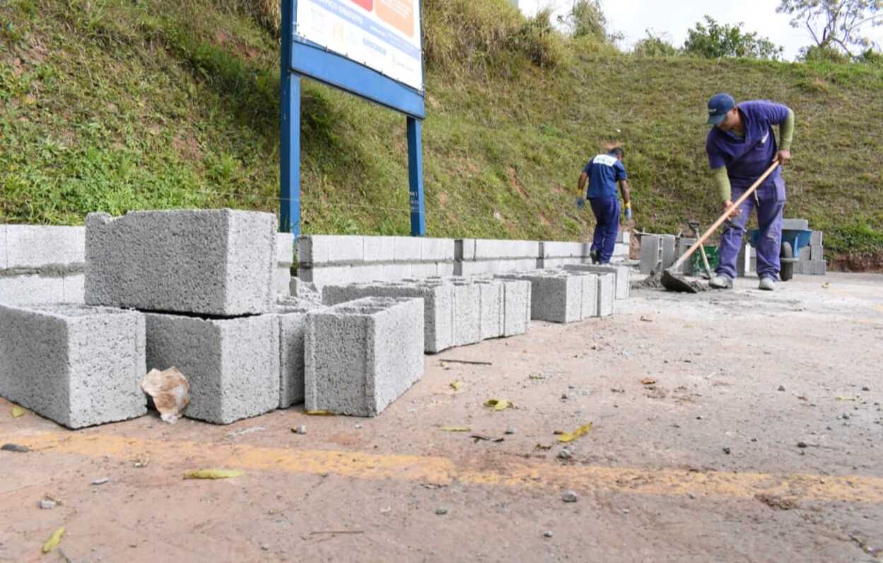 Semasa inicia reforma da Estação de Coleta Cata Preta