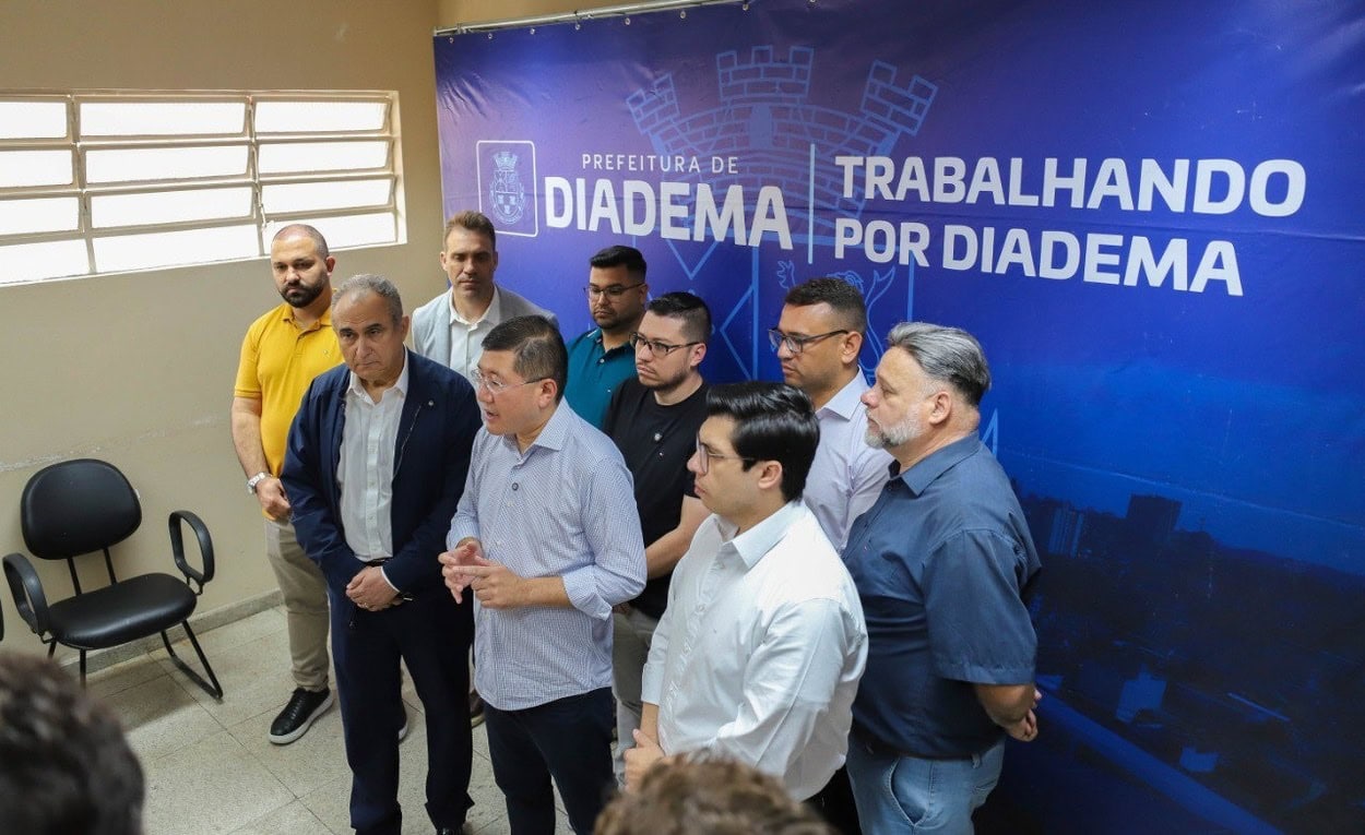 Economia será de R$ 400 mil por mês, diz prefeito Taka