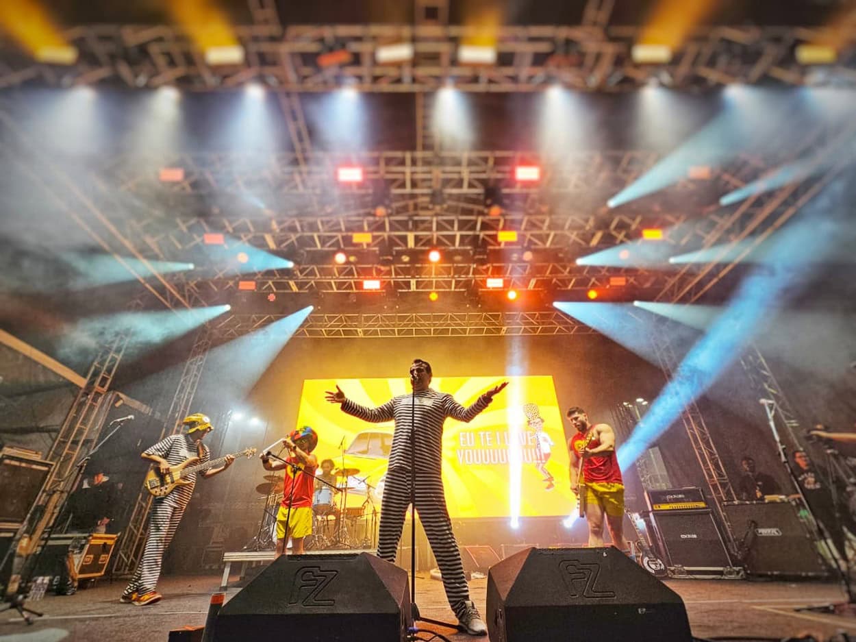  Banda Cólica Renal colocou todo mundo para dançar com músicas autorais e sucessos de Mamonas Assassinas Foto: Gabriel Mazzo (PMETRP)