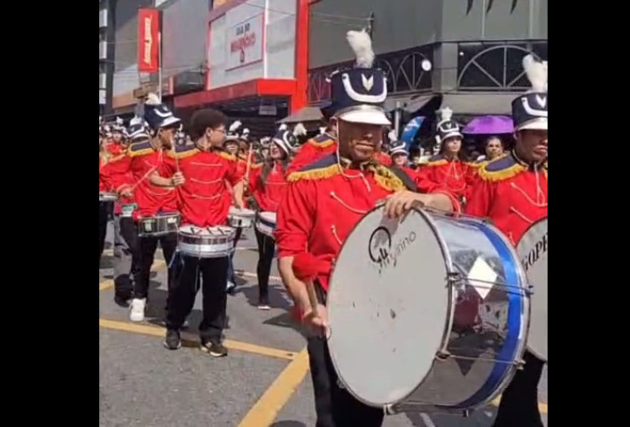 Desfile cívico-militar encanta público no aniversário de 472 anos de São Bernardo