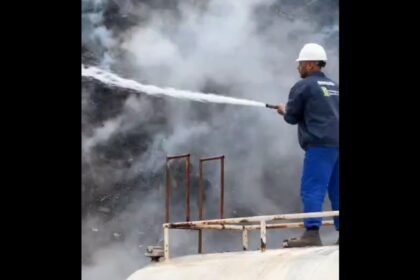Há 3 dias moradores de Sto.André sofrem com fumaça de incêndio causado por balão
