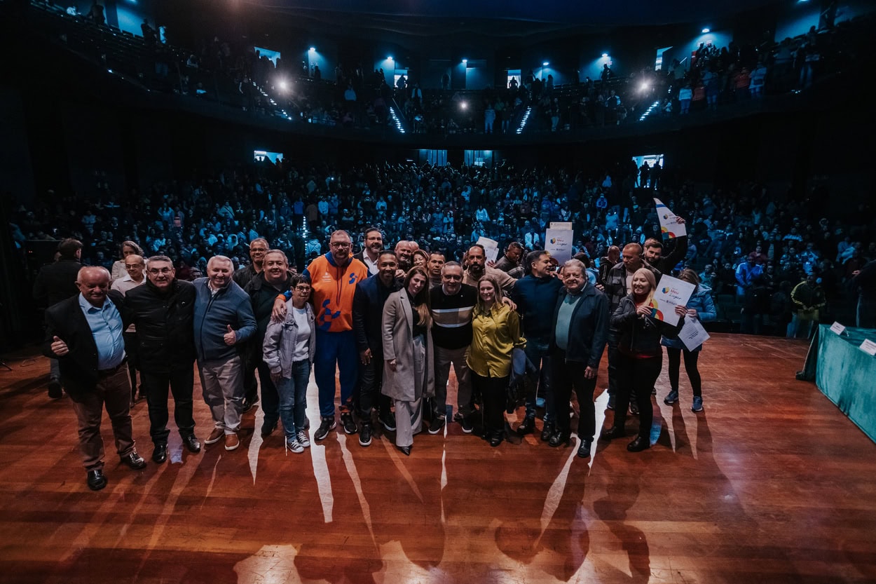 Em São Bernardo, 2,8 mil famílias recebem escrituras no Dia D da regularização fundiária