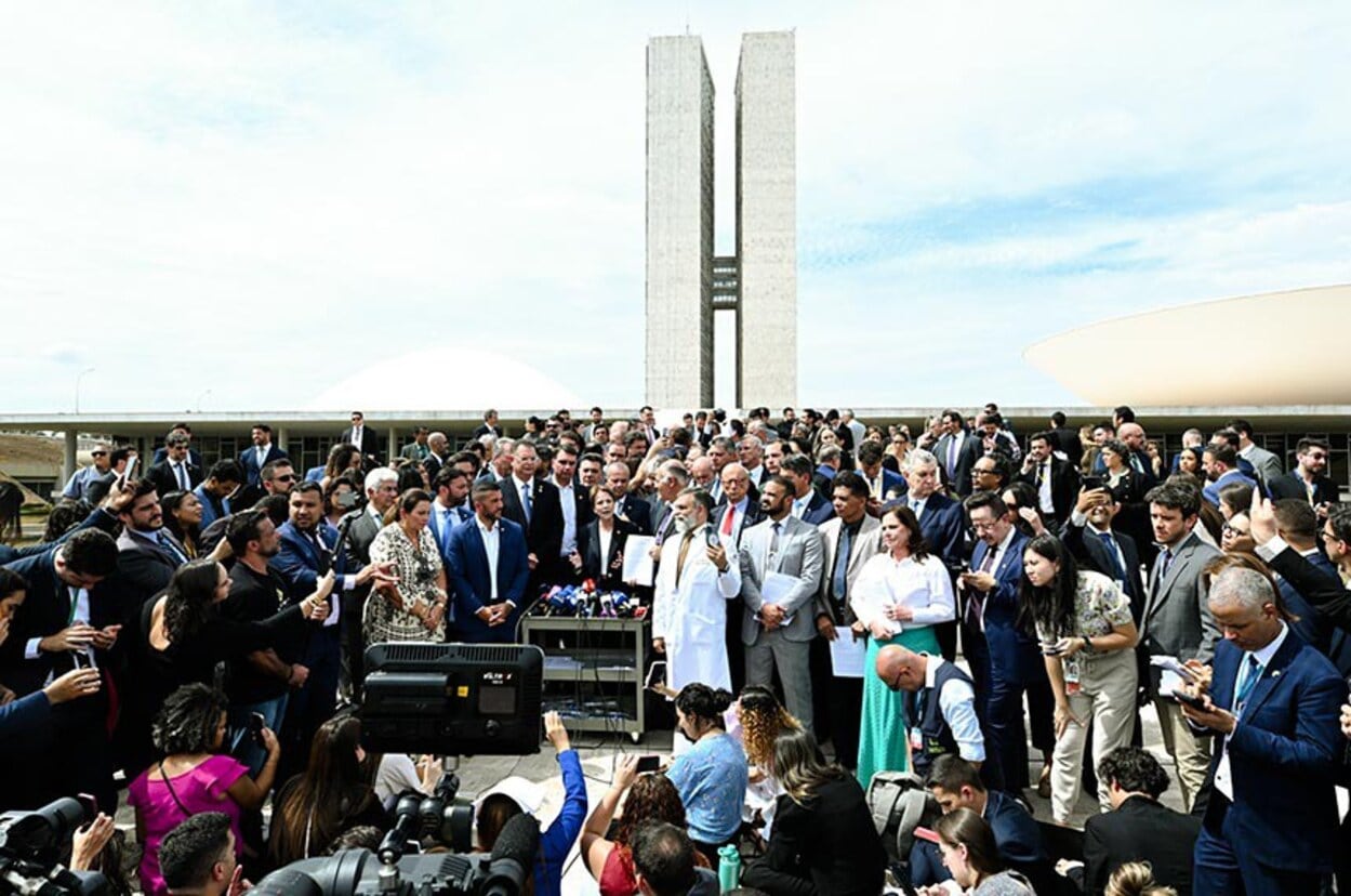 Entre as medidas da oposição estão a proposta que concede anistia ampla aos acusados pelo '8 de janeiro em 2023' e o impeachment de Moraes