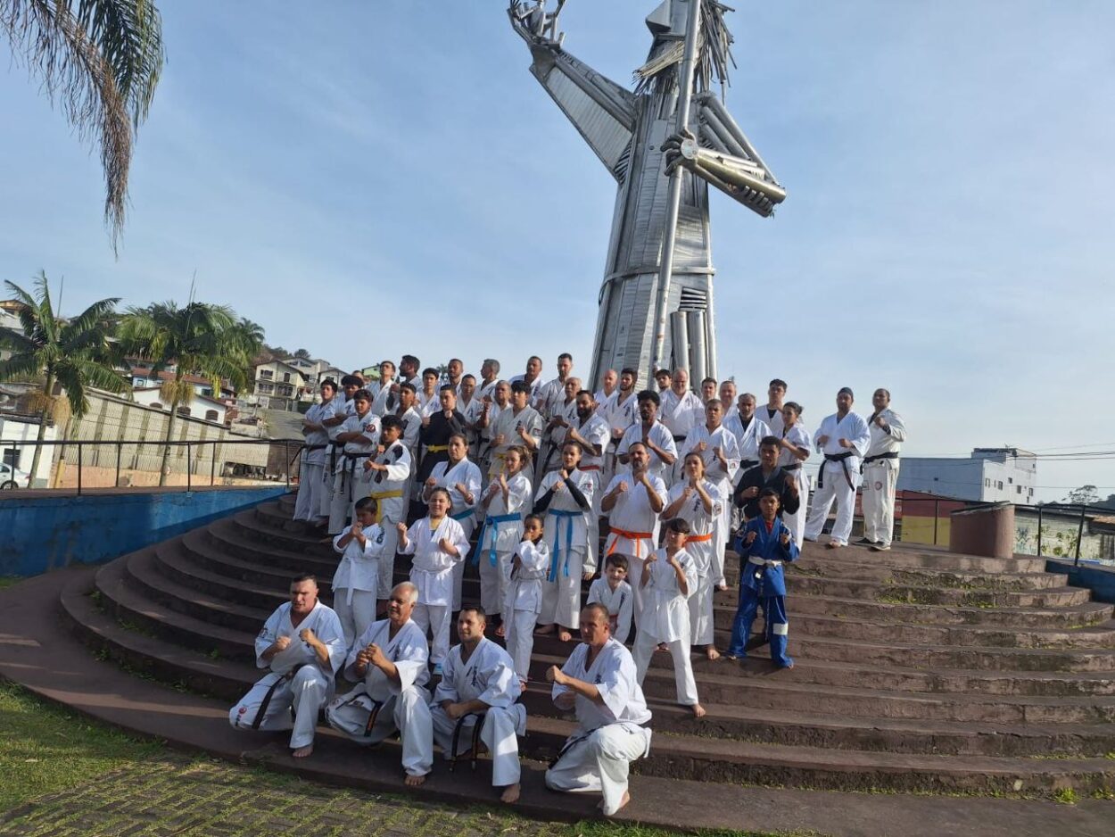 Ribeirão Pires sedia Seminário Técnico de Karatê Shinkyokushin com presença de campeão brasileiro
