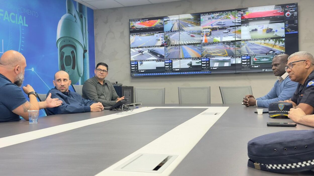 Referência no combate à criminalidade, Smart Sanca recebe visita do secretário de Segurança de São Bernardo
