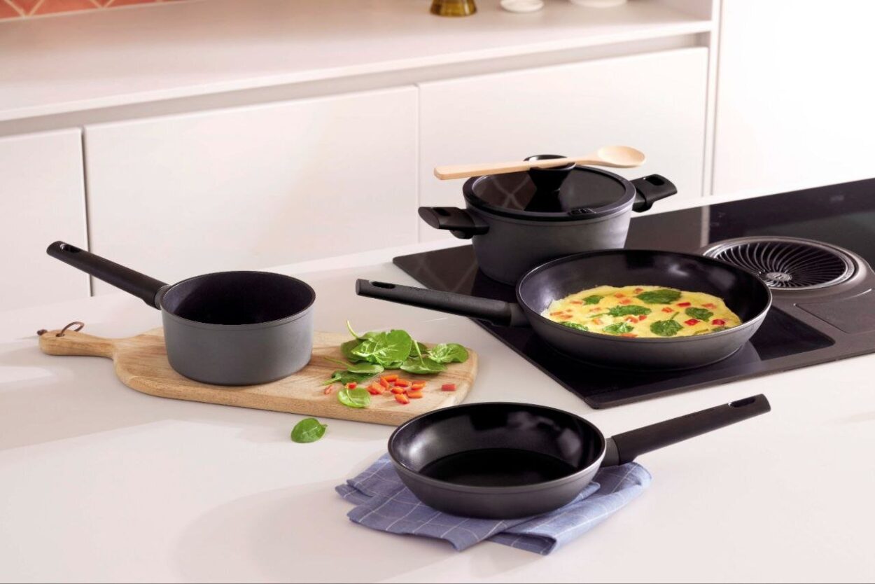 Hortifruti Natural da Terra lança nova campanha de selos com panelas da marca holandesa Royal VKB