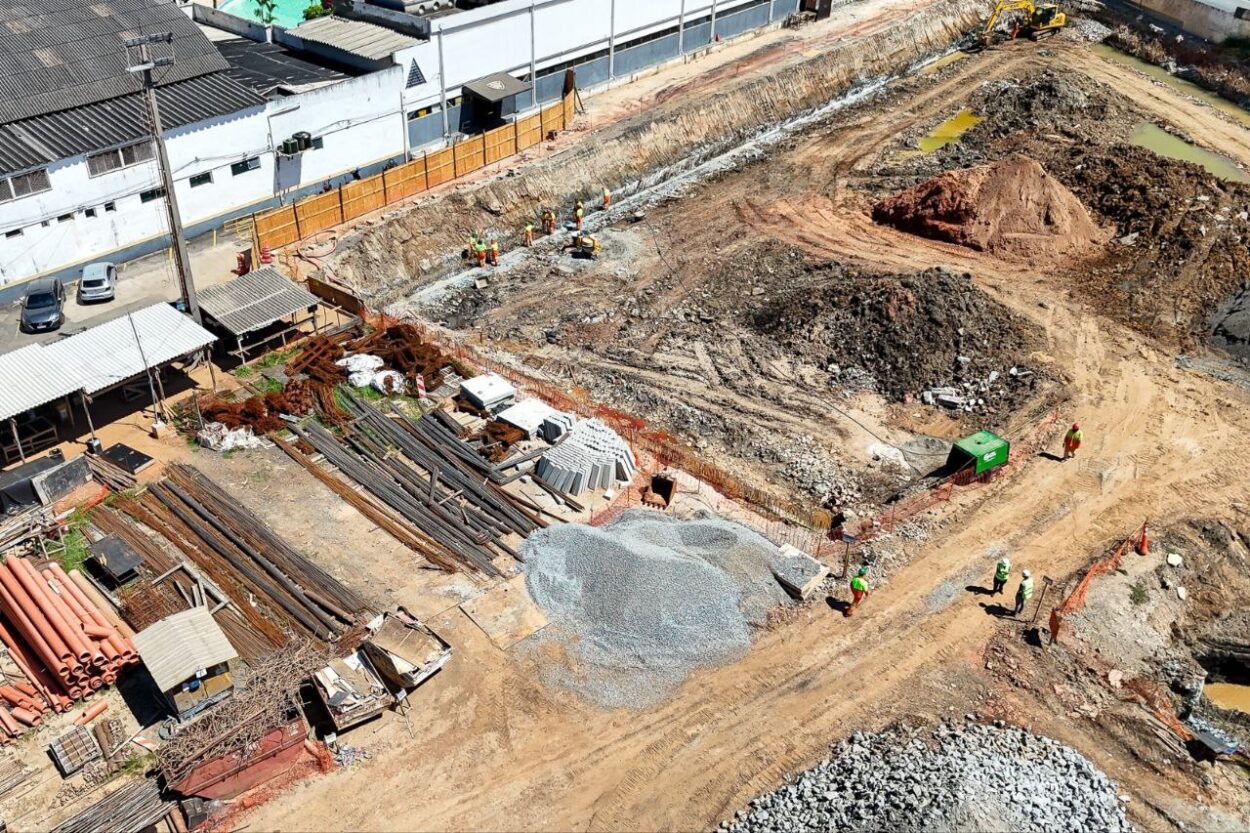 Prefeitura disponibiliza atendimento presencial e por WhatsApp para esclarecer dúvidas sobre o Drenar São Caetano