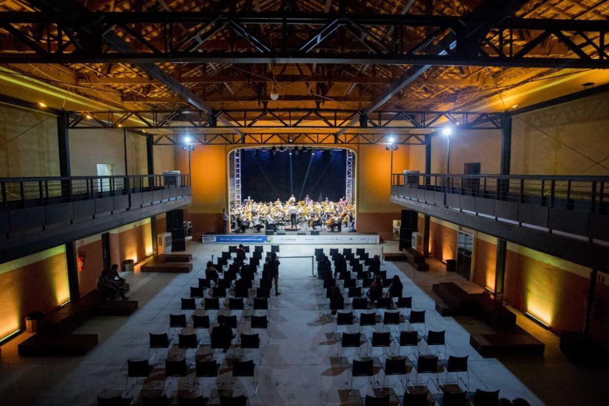 Prédio do Cine Theatro Carlos Gomes completa 100 anos nesta sexta