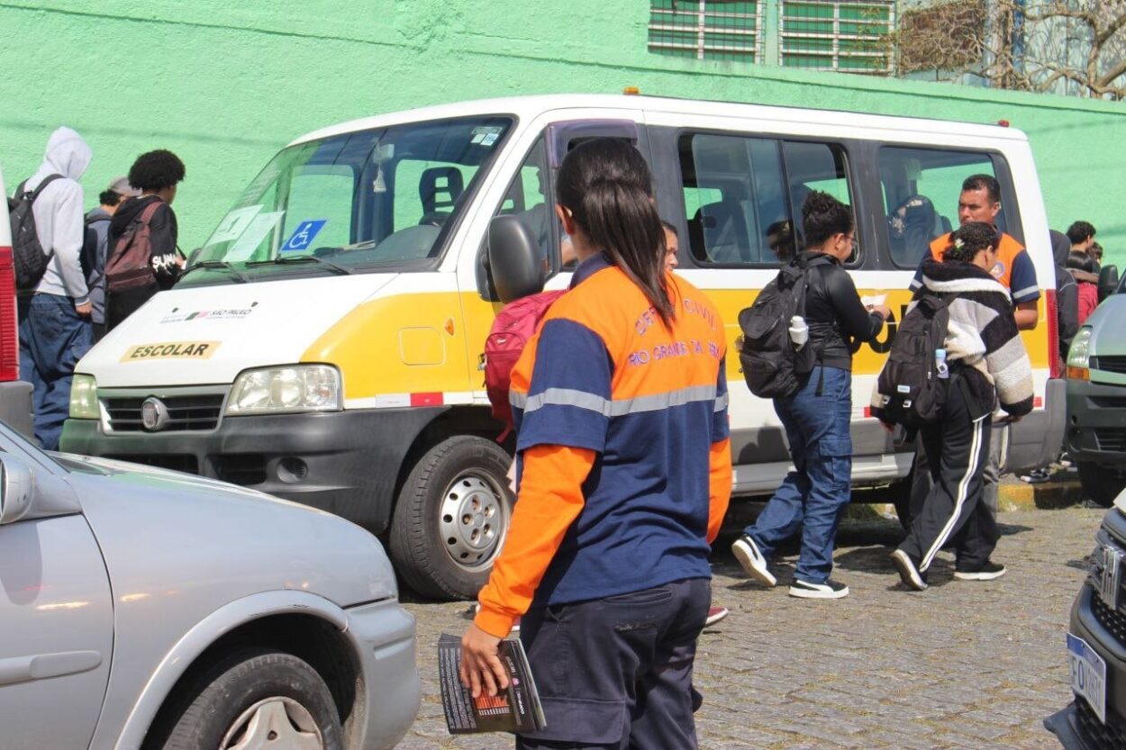Prefeitura de Rio Grande da Serra realiza ação de conscientização contra soltura de balões