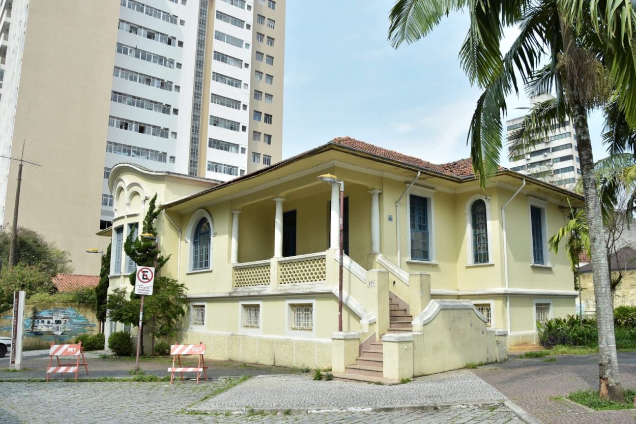 Casa da Palavra recebe encontro de troca de livros neste sábado