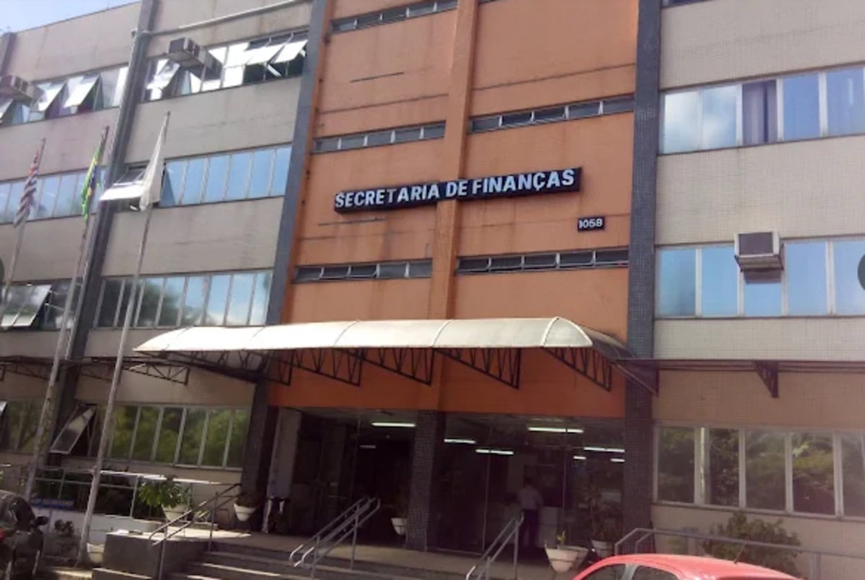 Setor de licitações da Prefeitura de S.Bernardo é invadido e tem computador e monitores furtados