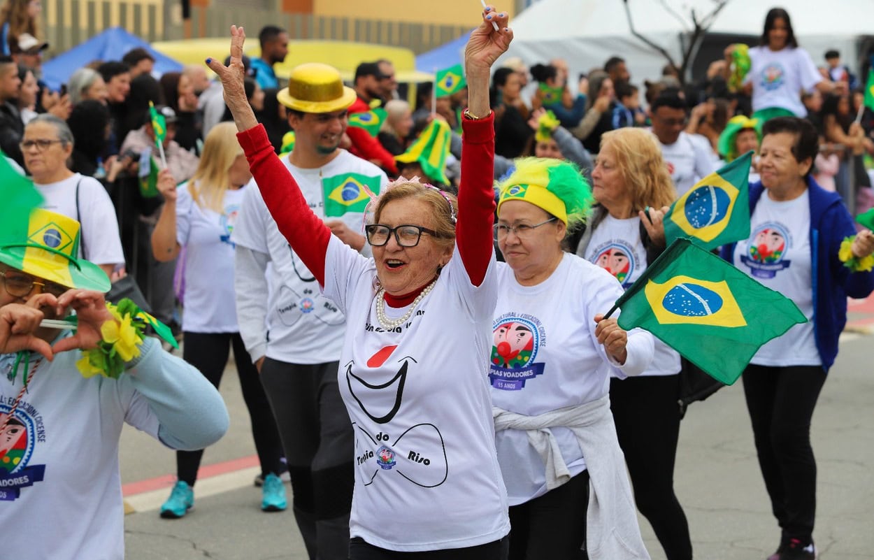 Idosos levaram muita alegria para a avenid