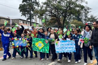 Superando expectativas, Diadema retoma 7 de setembro com 12 mil pessoas na avenida