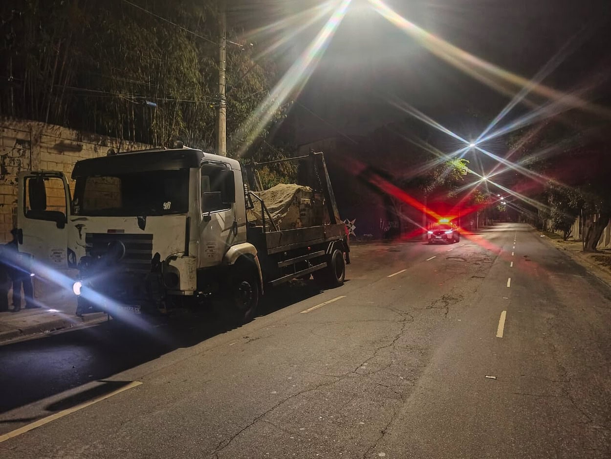 GCM de São Caetano apreende caminhão em operação contra descarte irregular de entulho