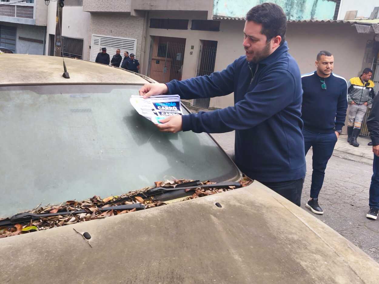 Santo André notifica 750 proprietários de veículos abandonados
