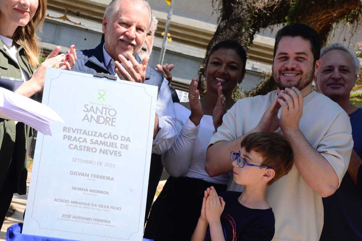 Santo André completou neste domingo (14) a entrega do Complexo Viário Santa Teresinha com a reinauguração da Praça Samuel de Castro Neves feita pelo prefeito Gilvan Ferreira
