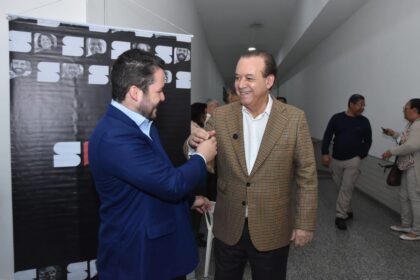 Prefeito Gilvan Ferreira participou nesta segunda-feira de evento ao lado do secretário estadual de Saúde, Eleuses Paiva