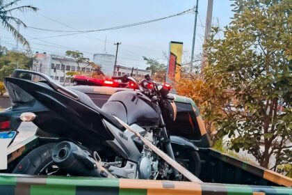 Ação contou com apoio da ROMU e resultou na devolução do veículo ao proprietário, que agradeceu à corporação pela eficiência e atendimento