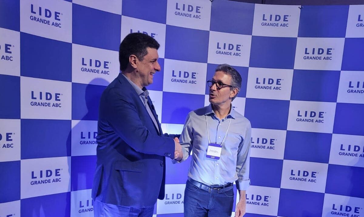 Em Santo André, governador de MG, Romeu Zema, defende anistia a Bolsonaro e envolvidos no 8 de janeiro.