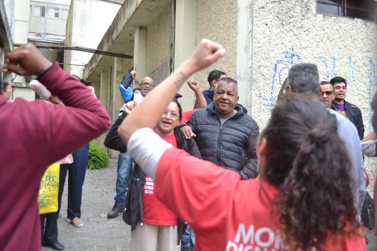 Justiça muda data de desocupação de prédio invadido em Diadema