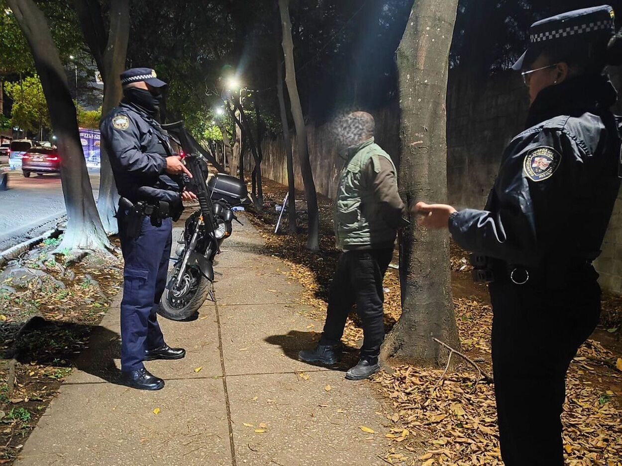 Além das prisões, 55 veículos foram vistoriados (automóveis e motocicletas), sendo dois deles furtados e agora recuperados 