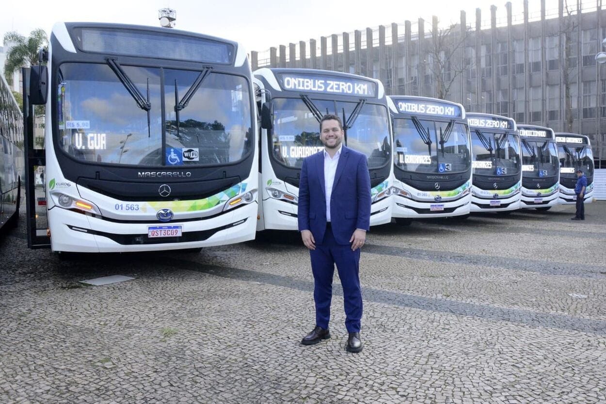 Gilvan entrega mais 25 ônibus zero-quilômetro em Santo André
