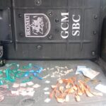 Homem é preso por tráfico de drogas no Jd. Limpão, em São Bernardo, em patrulhamento da Romu