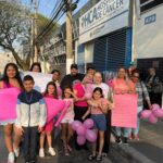 Paciente celebra com família conclusão de etapa do tratamento contra o câncer de mama no Hospital Anchieta