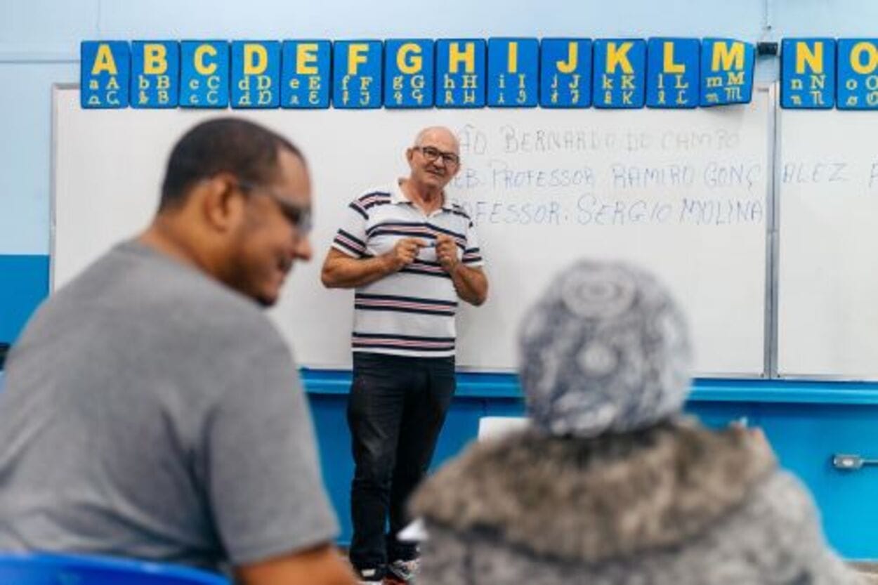 São Bernardo expande atendimento na EJA com abertura de turmas em mais duas escolas