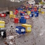 Motorista cochila e caminhão de cerveja tomba na alça do Rodoanel para a Régis Bittencourt