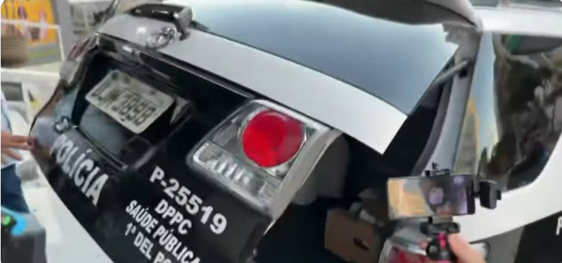 Em resposta, uma força-tarefa com policiais e integrantes das vigilâncias sanitárias estadual e municipal realizou na tarde de segunda-feira (29/9) uma ação de fiscalização em bares