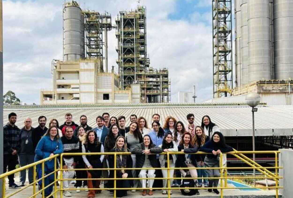 Pesquisadores do Centro de Engenharia da Plasticultura conhecem de perto operações da Braskem no ABC
