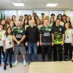 Tite Campanella recebe alunos do Colégio Arbos, que representarão São Paulo nos Jogos Escolares Brasileiros