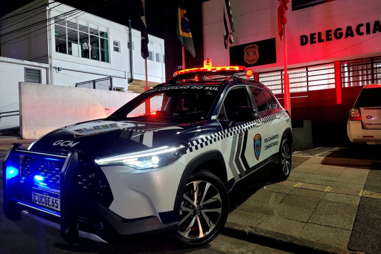 GCM de São Caetano prende dupla em flagrante após furto em estabelecimento no Bairro Santa Paula